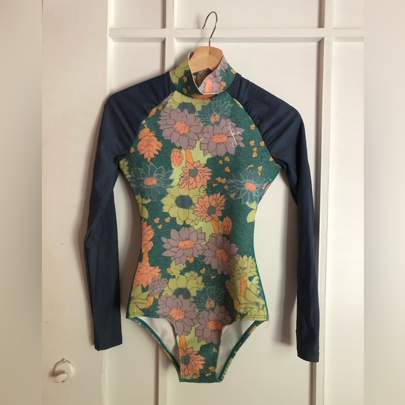 Seea Gaviotas Surf Suit in Mirage - Picture 4 of 6